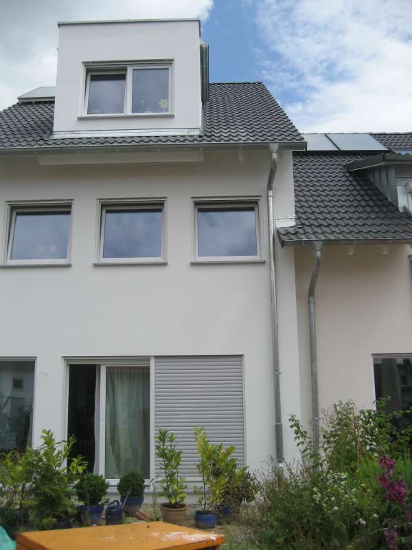 BAU.DE / BAU-Forum: 5. Bild zu Frage "Dachvorsprung bei Doppelhaush&auml;lfte: Was tun bei &Uuml;berstand des Nachbardachs? (BW)" im BAU-Forum "Normen, Vorschriften, Verordnungen etc."