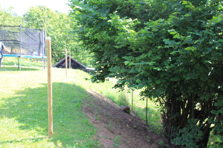 BAU.DE / BAU-Forum: 1. Bild zu Frage "Sichtschutzzaun in Hanglage: H&ouml;he, Abstand zur Grenze & Probleme mit Grundst&uuml;ck?" im BAU-Forum "Bauplanung / Baugenehmigung"