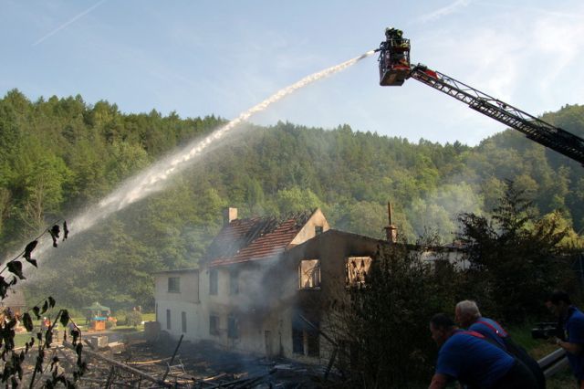 BAU.DE / BAU-Forum: 1. Bild zu Frage "Bauantrag nach Brandschaden: Vorgehen, Genehmigung & Unterschiede zum Neubau?" im BAU-Forum "Bauplanung / Baugenehmigung"