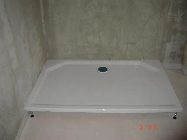 BAU.DE / BAU-Forum: 1. Bild zu Frage "Duschwanne auf Estrich montieren & abdichten: Anleitung, Materialien & Abdichtungshinweise" im BAU-Forum "Sanit&auml;r, Bad, Dusche, WC"