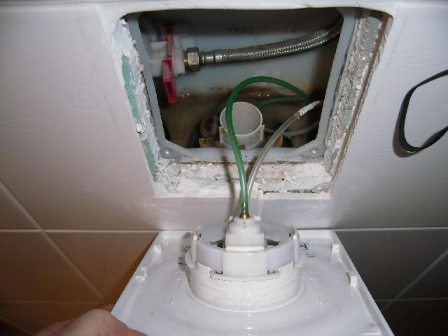 BAU.DE / BAU-Forum: 1. Bild zu Frage "Pneumatisches WC-Ablaufventil defekt: Ursachen, Reparatur & Austausch-Kosten?" im BAU-Forum "Sanit&auml;r, Bad, Dusche, WC"