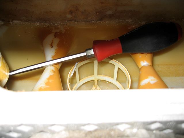 BAU.DE / BAU-Forum: 1. Bild zu Antwort "Bild 2 ..." auf die Frage "WC-Sp&uuml;lung umr&uuml;sten auf Stopp-Funktion: Kosten, Anleitung & Modelle im Vergleich?" im BAU-Forum "Sanit&auml;r, Bad, Dusche, WC"