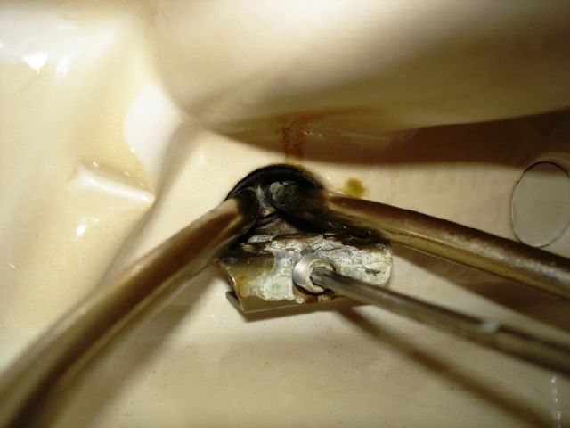 BAU.DE / BAU-Forum: 1. Bild zu Antwort "Top-Fix Demontage: Armatur muss nach oben raus!" auf die Frage "Ideal Standard Top-Fix Halterung demontieren: Anleitung, Tricks & L&ouml;sungen?" im BAU-Forum "Sanit&auml;r, Bad, Dusche, WC"