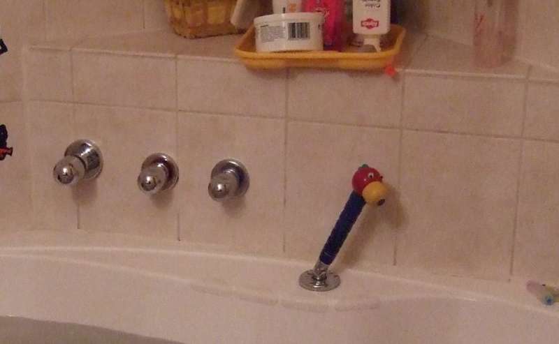 BAU.DE / BAU-Forum: 1. Bild zu Antwort "weitere Infos" auf die Frage "Versenkbaren Duschschlauch wechseln: Anleitung, Probleme & Lösungen bei Kalk?" im BAU-Forum "Sanitär, Bad, Dusche, WC" BAU.DE / BAU-Forum: 1. Bild zu Antwort "weitere Infos" auf die Frage "Versenkbaren Duschschlauch wechseln: Anleitung, Probleme & Lösungen bei Kalk?" im BAU-Forum "Sanitär, Bad, Dusche, WC"