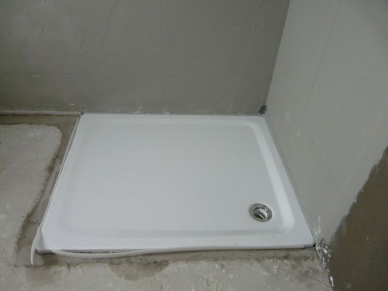 BAU.DE / BAU-Forum: 1. Bild zu Frage "Kaldewei Superplan Duschwanne knarrt und wippt.. Bitte um Hilfe!" im BAU-Forum "Sanit&auml;r, Bad, Dusche, WC"