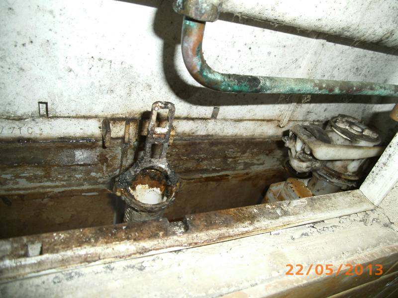 BAU.DE / BAU-Forum: 2. Bild zu Frage "Bad / WC: Wasser l&auml;uft st&auml;ndig nach beim WC" im BAU-Forum "Sanit&auml;r, Bad, Dusche, WC"