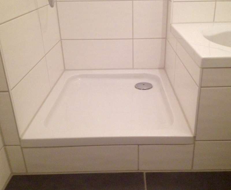 BAU.DE / BAU-Forum: 1. Bild zu Antwort "Sondergr&ouml;&szlig;e Eckkabine" auf die Frage "Duschwanne Sonderma&szlig;: Toleranzen beim Einbau? Kosten f&uuml;r Anpassung?" im BAU-Forum "Sanit&auml;r, Bad, Dusche, WC"