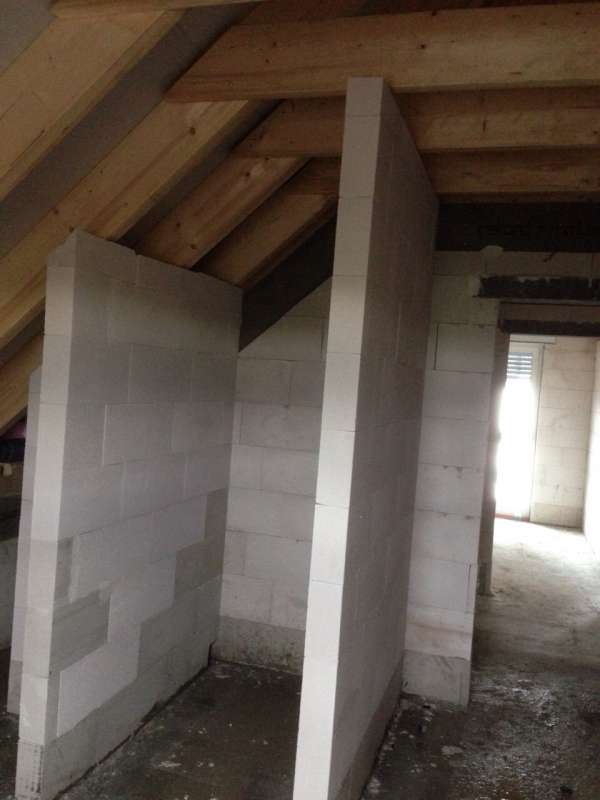 BAU.DE / BAU-Forum: 1. Bild zu Frage "Dusche bis zur Decke gemauert" im BAU-Forum "Sanit&auml;r, Bad, Dusche, WC"