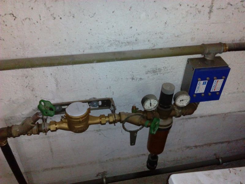 BAU.DE / BAU-Forum: 1. Bild zu Frage "Einbau Enth&auml;rtungsanlage in altem Haus 1956" im BAU-Forum "Sanit&auml;r, Bad, Dusche, WC"