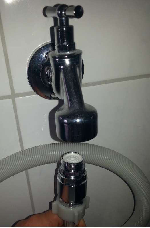 BAU.DE / BAU-Forum: 1. Bild zu Frage "Kriege meine Waschmaschine nicht angeschlossen (Entl&uuml;ftungsventil?)" im BAU-Forum "Sanit&auml;r, Bad, Dusche, WC"