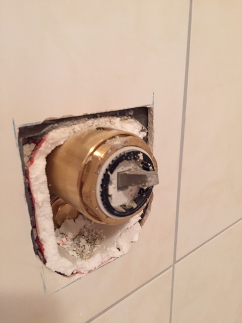 BAU.DE / BAU-Forum: 2. Bild zu Frage "Hilfe &nbsp;-&nbsp; Ich bin auf der Suche nach dem passenden UP Einhebel Duschmischer" im BAU-Forum "Sanit&auml;r, Bad, Dusche, WC"