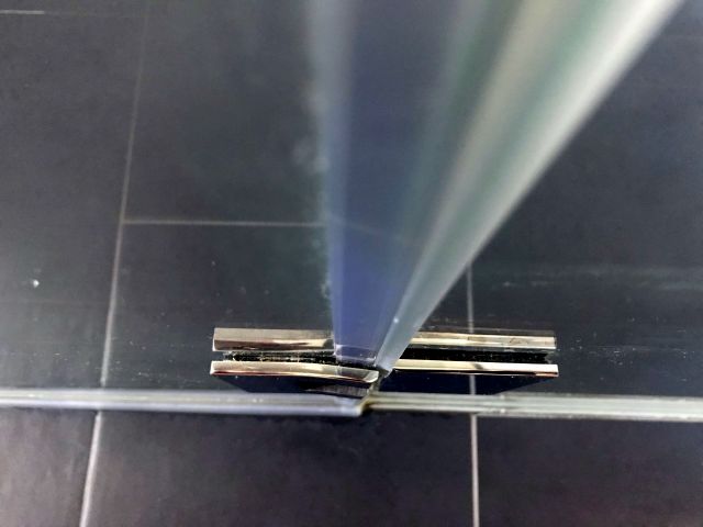 BAU.DE / BAU-Forum: 3. Bild zu Frage "Echtglasdusche &nbsp;-&nbsp; 1 Scharnier verbogen. normale Benutzung" im BAU-Forum "Sanit&auml;r, Bad, Dusche, WC"