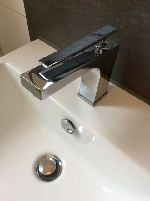 BAU.DE / BAU-Forum: 1. Bild zu Frage "Mischbatterie &nbsp;-&nbsp; Ich kenne den Hersteller nicht" im BAU-Forum "Sanit&auml;r, Bad, Dusche, WC"