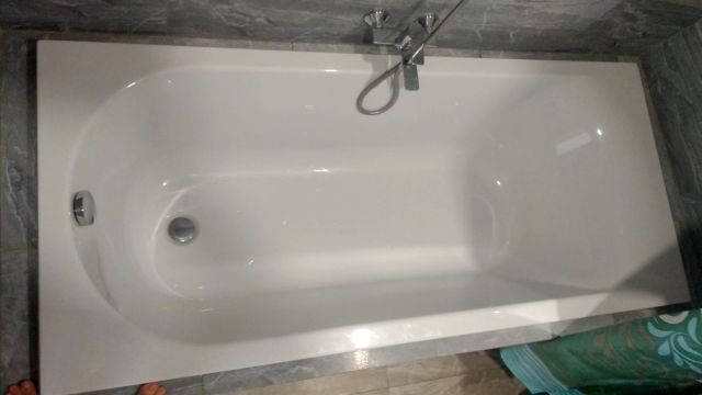 BAU.DE / BAU-Forum: 1. Bild zu Frage "Badewanne" im BAU-Forum "Sanit&auml;r, Bad, Dusche, WC"