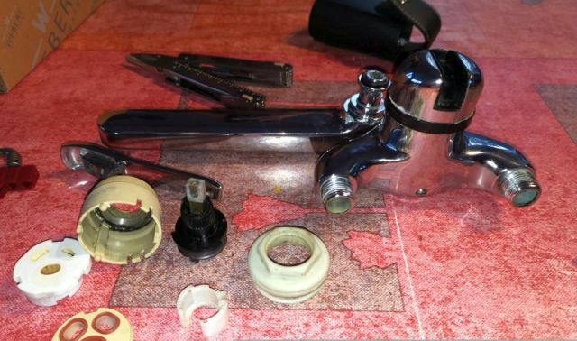 BAU.DE / BAU-Forum: 1. Bild zu Frage "Typ Einhebelmischer unbekannt" im BAU-Forum "Sanitär, Bad, Dusche, WC" BAU.DE / BAU-Forum: 1. Bild zu Frage "Typ Einhebelmischer unbekannt" im BAU-Forum "Sanitär, Bad, Dusche, WC"