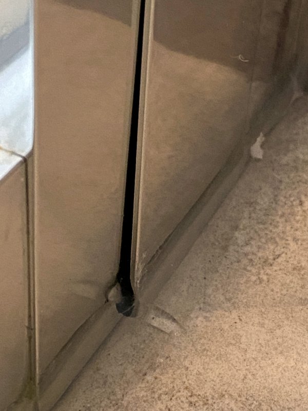 BAU.DE / BAU-Forum: 4. Bild zu Frage "Dusche zwischen Alurahmen undicht" im BAU-Forum "Sanitär, Bad, Dusche, WC" BAU.DE / BAU-Forum: 4. Bild zu Frage "Dusche zwischen Alurahmen undicht" im BAU-Forum "Sanitär, Bad, Dusche, WC"