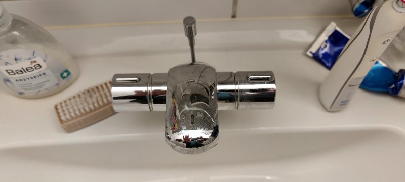 BAU.DE / BAU-Forum: 1. Bild zu Frage "Was ist das für eine Armatur / Absperrventil / Dichtung?" im BAU-Forum "Sanitär, Bad, Dusche, WC" BAU.DE / BAU-Forum: 1. Bild zu Frage "Was ist das für eine Armatur / Absperrventil / Dichtung?" im BAU-Forum "Sanitär, Bad, Dusche, WC"