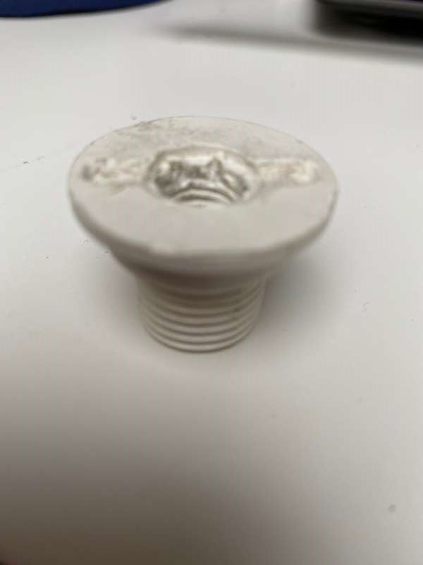 BAU.DE / BAU-Forum: 5. Bild zu Frage "spezielle WC-Sitz Befestigung gesucht, bin verzweifelt" im BAU-Forum "Sanitär, Bad, Dusche, WC" BAU.DE / BAU-Forum: 5. Bild zu Frage "spezielle WC-Sitz Befestigung gesucht, bin verzweifelt" im BAU-Forum "Sanitär, Bad, Dusche, WC"