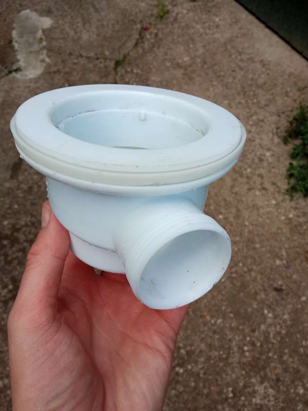 BAU.DE / BAU-Forum: 3. Bild zu Frage "Dusche ist undicht" im BAU-Forum "Sanit&auml;r, Bad, Dusche, WC"