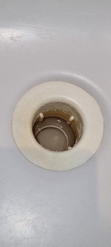 BAU.DE / BAU-Forum: 1. Bild zu Frage "Erneuerung des Duschablaufs: Passender Ersatz und Vorgehensweise" im BAU-Forum "Sanit&auml;r, Bad, Dusche, WC"