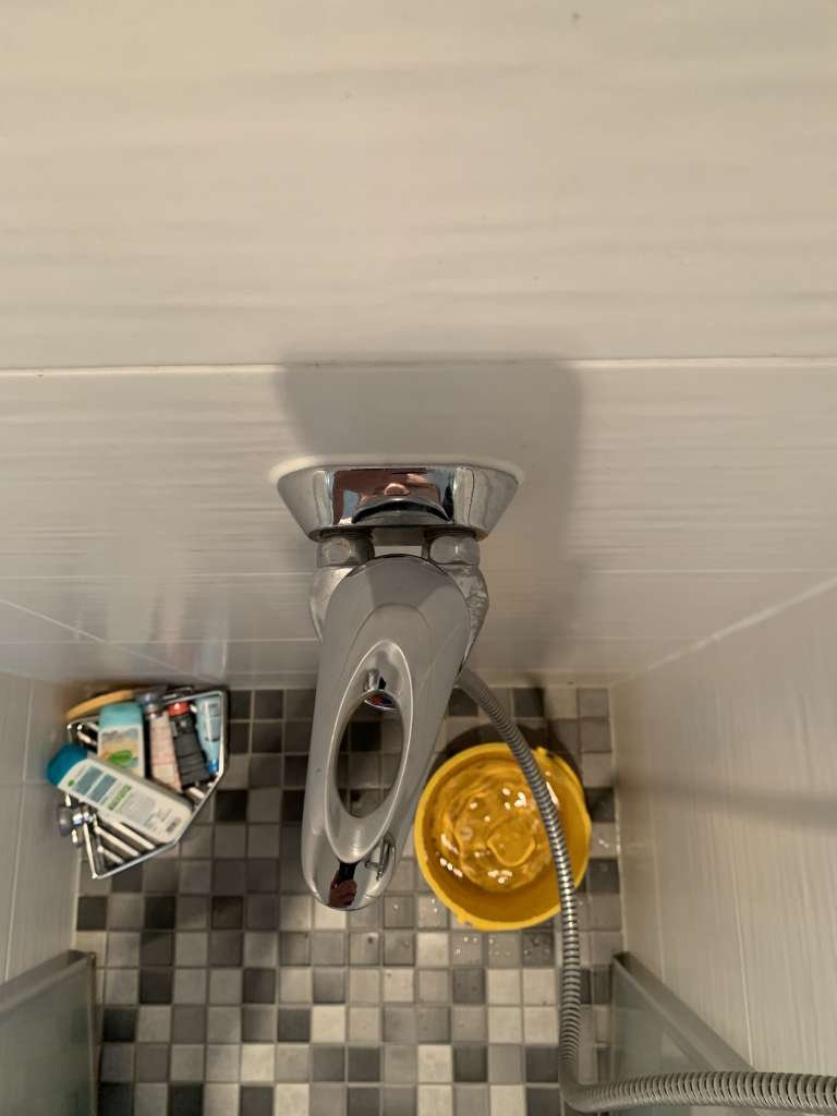 BAU.DE / BAU-Forum: 1. Bild zu Frage "Kleine Duscharmatur finden: Mini-Mischbatterie f&uuml;r Dusche &ndash; Ma&szlig;e, Thermostat & Montage?" im BAU-Forum "Sanit&auml;r, Bad, Dusche, WC"