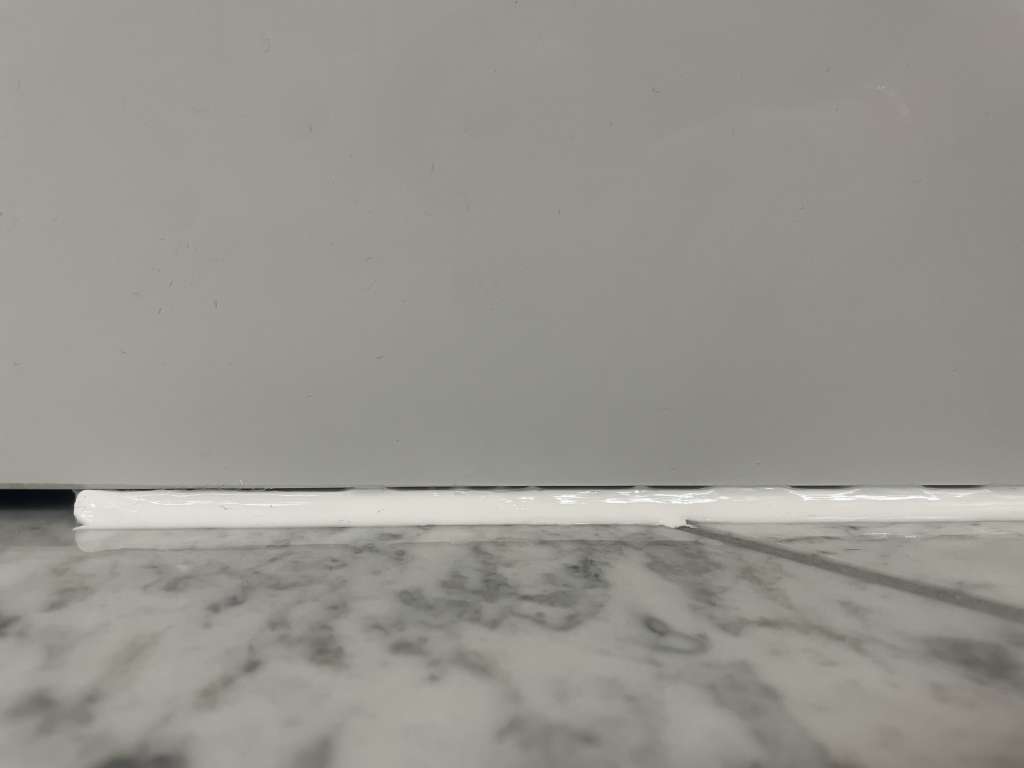 BAU.DE / BAU-Forum: 1. Bild zu Frage "Badewanne nicht komplett silikonieren: Wasserschadenrisiko, Abdichtung & Alternativen?" im BAU-Forum "Sanit&auml;r, Bad, Dusche, WC"