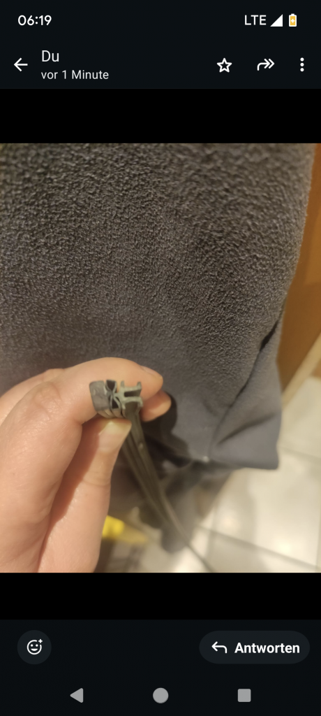 BAU.DE / BAU-Forum: 2. Bild zu Frage "Duscht&uuml;r Dichtungsprofil (vertikal) finden: Magnet, Einsteckdichtung &ndash; Wo kaufen?" im BAU-Forum "Sanit&auml;r, Bad, Dusche, WC"