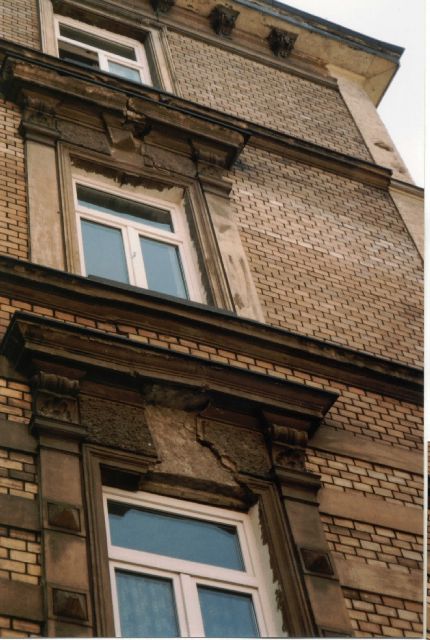 BAU.DE / BAU-Forum: 1. Bild zu Antwort "Mauer Unterfangen: Risiken, Einsturzgefahr & Alternativen pr&uuml;fen" auf die Frage "Mauer unterfangen in Bayern: Kosten, Ablauf & Fachfirmen f&uuml;r Altbau?" im BAU-Forum "Modernisierung / Sanierung / Bausch&auml;den"