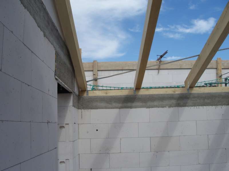 BAU.DE / BAU-Forum: 1. Bild zu Antwort "Kamin-Problem: Rohbau-Bilder zur Analyse der W&auml;rmebr&uuml;cke" auf die Frage "Schwarze Verf&auml;rbung am Kamin der Brennwerttherme: Ursachen, Risiken & Sanierung?" im BAU-Forum "Modernisierung / Sanierung / Bausch&auml;den"