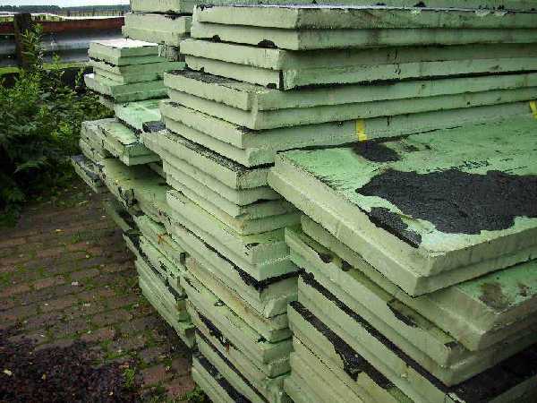 BAU.DE / BAU-Forum: 2. Bild zu Frage "Styrodur 4010 Kellerau&szlig;end&auml;mmung: Eignung, Eigenschaften & Feuchtigkeitsbest&auml;ndigkeit?" im BAU-Forum "Modernisierung / Sanierung / Bausch&auml;den"