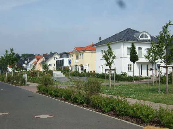 BAU.DE / BAU-Forum: 1. Bild zu Antwort "Diktatur des Bauens: Kritik an einheitlichen Fassadendämmungen" auf die Frage "Reihenendhaus sanieren: Welche Maßnahmen lohnen sich wirklich? Kosten, Dämmung & Heizung" im BAU-Forum "Modernisierung / Sanierung / Bauschäden" BAU.DE / BAU-Forum: 1. Bild zu Antwort "Diktatur des Bauens: Kritik an einheitlichen Fassadendämmungen" auf die Frage "Reihenendhaus sanieren: Welche Maßnahmen lohnen sich wirklich? Kosten, Dämmung & Heizung" im BAU-Forum "Modernisierung / Sanierung / Bauschäden"