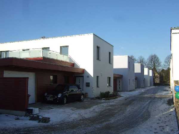 BAU.DE / BAU-Forum: 1. Bild zu Antwort ""Schicke Architektur"" auf die Frage "Reihenendhaus sanieren: Welche Maßnahmen lohnen sich wirklich? Kosten, Dämmung & Heizung" im BAU-Forum "Modernisierung / Sanierung / Bauschäden" BAU.DE / BAU-Forum: 1. Bild zu Antwort ""Schicke Architektur"" auf die Frage "Reihenendhaus sanieren: Welche Maßnahmen lohnen sich wirklich? Kosten, Dämmung & Heizung" im BAU-Forum "Modernisierung / Sanierung / Bauschäden"