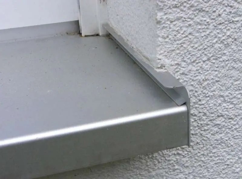 BAU.DE / BAU-Forum: 2. Bild zu Antwort "WDVS N&auml;sseschaden: Klebeverfahren, Rondellend&uuml;bel & Ausf&uuml;hrung" auf die Frage "N&auml;sse im WDVS: Ursachen, Folgen & Sanierung von W&auml;rmed&auml;mmverbundsystemen an Fassaden?" im BAU-Forum "Modernisierung / Sanierung / Bausch&auml;den"