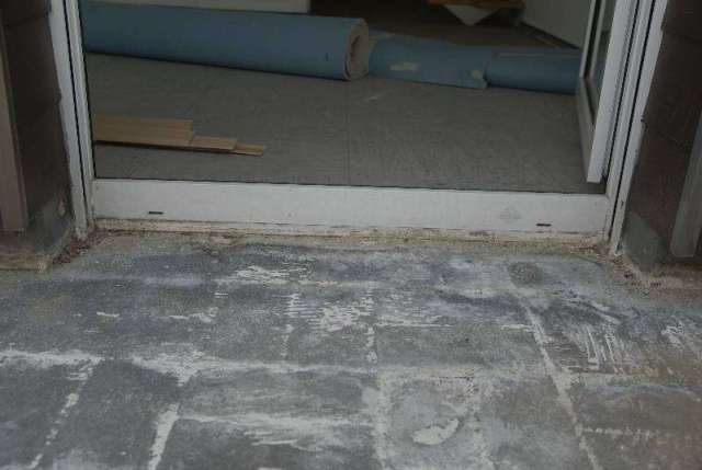 BAU.DE / BAU-Forum: 1. Bild zu Antwort "Dichtschl&auml;mme: Hersteller-Empfehlungen f&uuml;r Balkonabdichtung" auf die Frage "Balkon abdichten: G&uuml;nstige Alternativen zu Kemperol? Material, Kosten & Vorgehen" im BAU-Forum "Modernisierung / Sanierung / Bausch&auml;den"