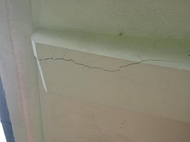 BAU.DE / BAU-Forum: 5. Bild zu Frage "Riss in Balkon-Kragplatte: Ursachen, Sanierung & Kosten f&uuml;r die Reparatur?" im BAU-Forum "Modernisierung / Sanierung / Bausch&auml;den"