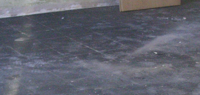 BAU.DE / BAU-Forum: 5. Bild zu Frage "Asbest gefunden? Sanierungskosten, Gefahren & Risiken im Altbau erkennen" im BAU-Forum "Modernisierung / Sanierung / Bausch&auml;den"