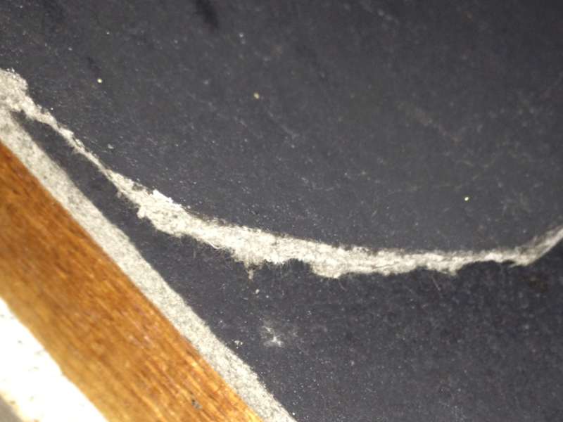 BAU.DE / BAU-Forum: 1. Bild zu Frage "Identifizierung unbekannter Substanzen: Vorgehen, Risiken & Kosten der Analyse?" im BAU-Forum "Modernisierung / Sanierung / Bauschäden" BAU.DE / BAU-Forum: 1. Bild zu Frage "Identifizierung unbekannter Substanzen: Vorgehen, Risiken & Kosten der Analyse?" im BAU-Forum "Modernisierung / Sanierung / Bauschäden"