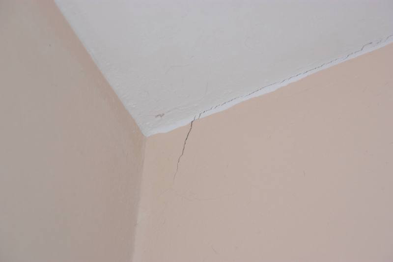 BAU.DE / BAU-Forum: 3. Bild zu Frage "Setzrisse im Haus: Ursachen, Bewertung & Ma&szlig;nahmen &ndash; Ist das noch normal?" im BAU-Forum "Modernisierung / Sanierung / Bausch&auml;den"