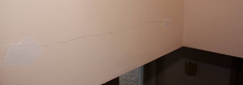 BAU.DE / BAU-Forum: 5. Bild zu Frage "Setzrisse im Haus: Ursachen, Bewertung & Ma&szlig;nahmen &ndash; Ist das noch normal?" im BAU-Forum "Modernisierung / Sanierung / Bausch&auml;den"