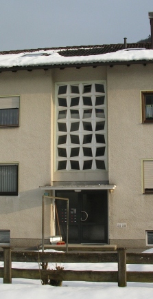 BAU.DE / BAU-Forum: 2. Bild zu Frage "Betonelemente durch Fenster ersetzen: Kosten, Nutzen & Risiken f&uuml;r WEG-Sanierung?" im BAU-Forum "Modernisierung / Sanierung / Bausch&auml;den"