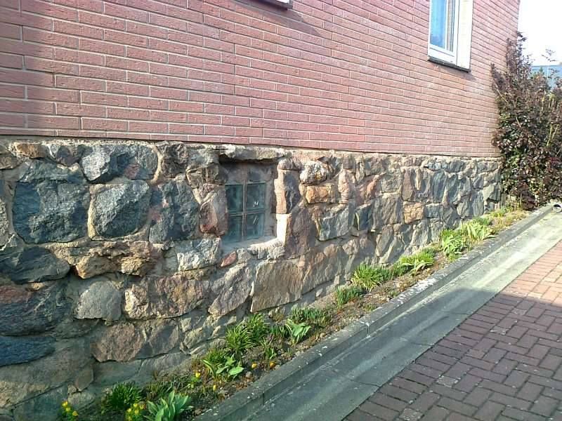 BAU.DE / BAU-Forum: 2. Bild zu Frage "Bruchsteinmauerwerk verfugen: Welcher M&ouml;rtel, Vorgehensweise & Kosten f&uuml;r Kellerabdichtung?" im BAU-Forum "Modernisierung / Sanierung / Bausch&auml;den"