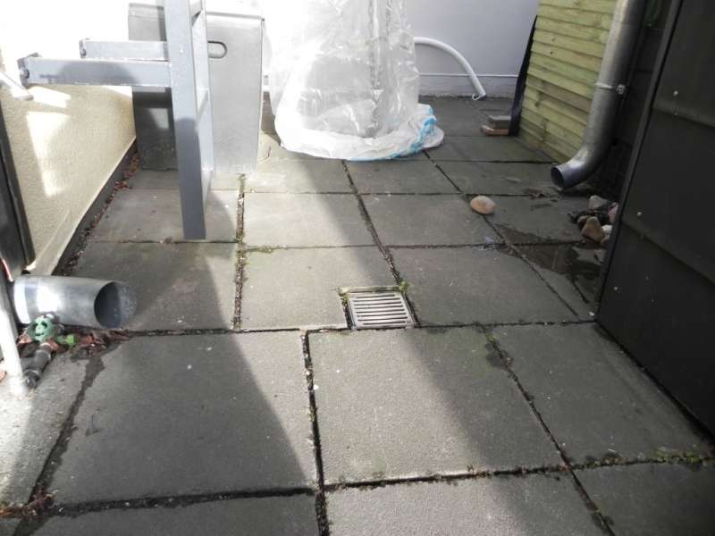BAU.DE / BAU-Forum: 1. Bild zu Frage "Dachentw&auml;sserung Dachterrasse: Probleme nach Sanierung? Ursachen, L&ouml;sungen & Kosten" im BAU-Forum "Modernisierung / Sanierung / Bausch&auml;den"