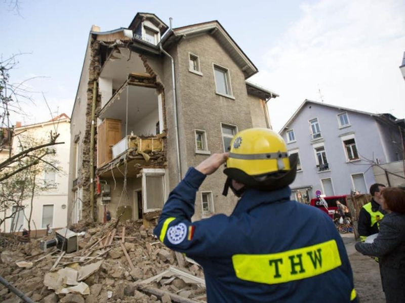 BAU.DE / BAU-Forum: 2. Bild zu Antwort "Deckenstabilit&auml;t: Tragende Wandbruch &ndash; Einsturzrisiko?" auf die Frage "Tragende Wand: Standsicherheit pr&uuml;fen & wiederherstellen &ndash; Ursachen, Risiken & Kosten?" im BAU-Forum "Modernisierung / Sanierung / Bausch&auml;den"