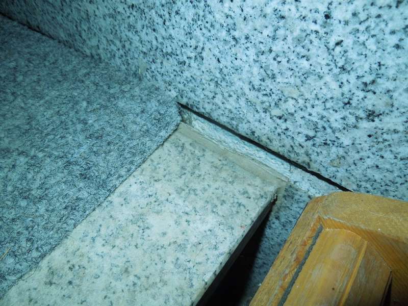 BAU.DE / BAU-Forum: 2. Bild zu Frage "Au&szlig;enstiege kippt: Ursachen, Reparatur & Fundament-Stabilisierung bei &auml;lteren Baujahren?" im BAU-Forum "Modernisierung / Sanierung / Bausch&auml;den"