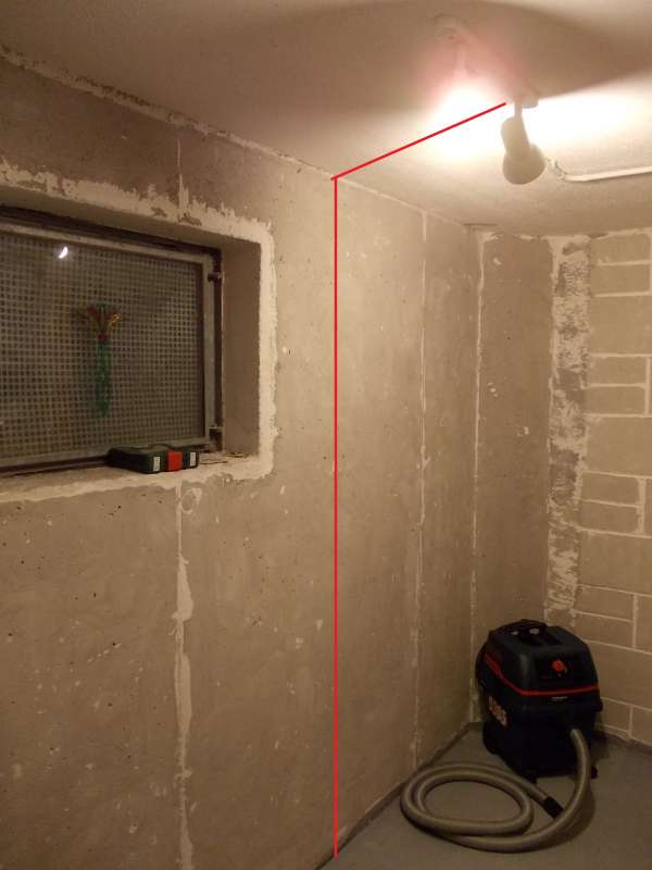 BAU.DE / BAU-Forum: 2. Bild zu Frage "Kabelkanal in Betondecke fr&auml;sen: Statik, Tiefe & Risiken beim Schlitz f&uuml;r Elektroleitung?" im BAU-Forum "Modernisierung / Sanierung / Bausch&auml;den"