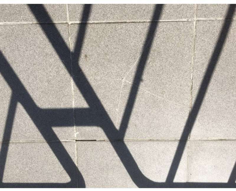 BAU.DE / BAU-Forum: 2. Bild zu Frage "Balkon undicht nach Sanierung: Ursachen f&uuml;r Risse, Ablagerungen & spr&ouml;de Fugen?" im BAU-Forum "Modernisierung / Sanierung / Bausch&auml;den"