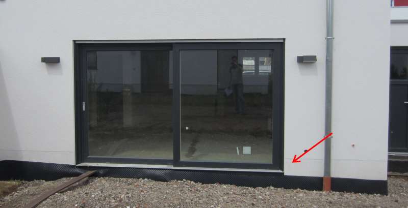 BAU.DE / BAU-Forum: 2. Bild zu Antwort "Fotos zur Ursachenforschung: Ausbl&uuml;hungen im Eckbereich" auf die Frage "Ausbl&uuml;hungen Innenwand nach Wasserschaden: Ursachen, Gefahren & Sanierung?" im BAU-Forum "Modernisierung / Sanierung / Bausch&auml;den"