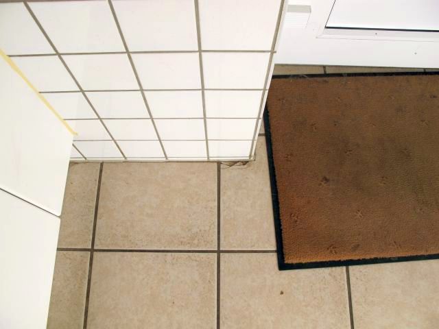 BAU.DE / BAU-Forum: 2. Bild zu Frage "Estrich Risse im Altbau (1995): Ursachen, Sanierung & Statik-Risiko?" im BAU-Forum "Modernisierung / Sanierung / Bausch&auml;den"