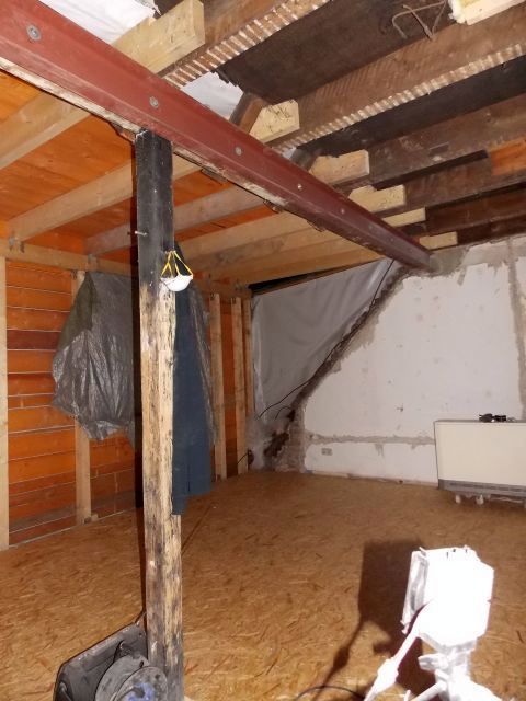 BAU.DE / BAU-Forum: 1. Bild zu Frage "Dachgeschossausbau Reihenhaus: Wandaufbau, D&auml;mmung, Brandschutz & Kosten pr&uuml;fen?" im BAU-Forum "Modernisierung / Sanierung / Bausch&auml;den"