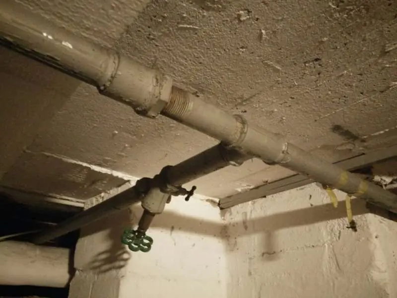 BAU.DE / BAU-Forum: 3. Bild zu Frage "Reihenhaussanierung 1963: Elektrik, Wasserleitungen, Heizung &ndash; Kosten & Vorgehen?" im BAU-Forum "Modernisierung / Sanierung / Bausch&auml;den"